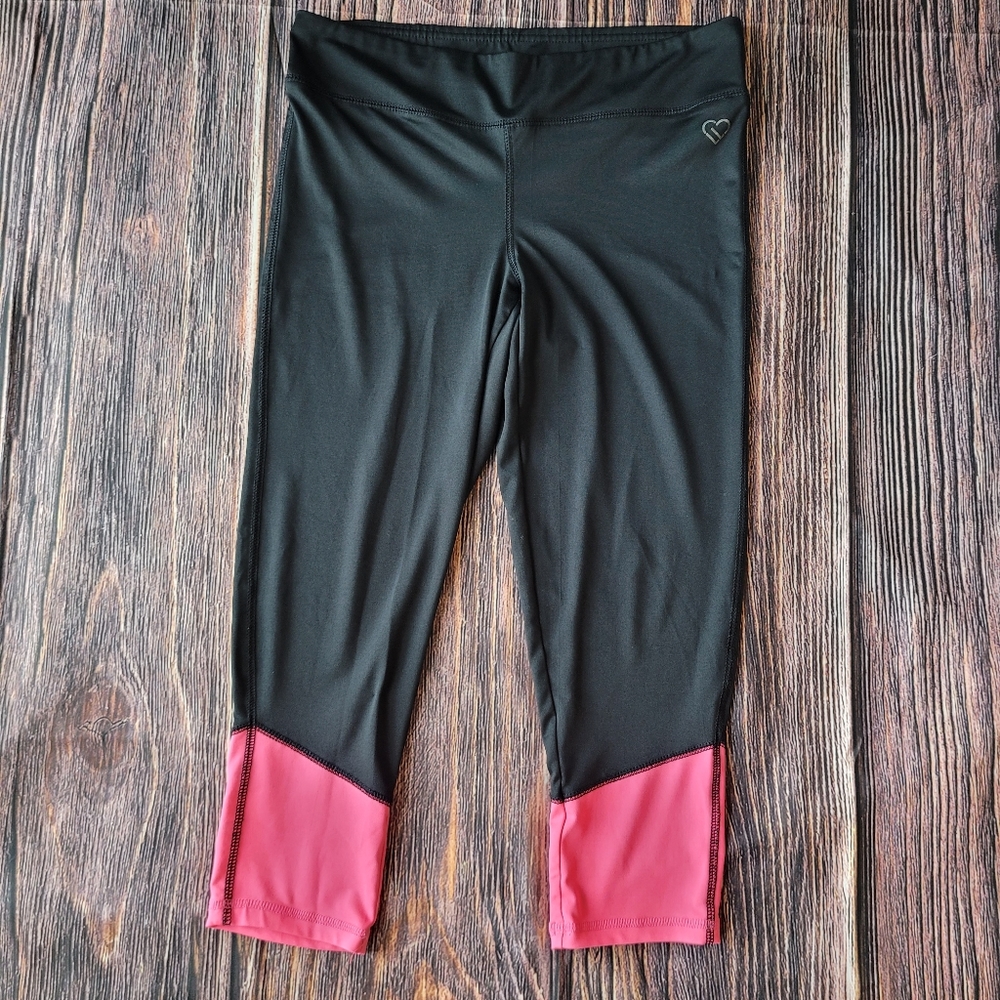 Workout Capris - Picture 3 of 9